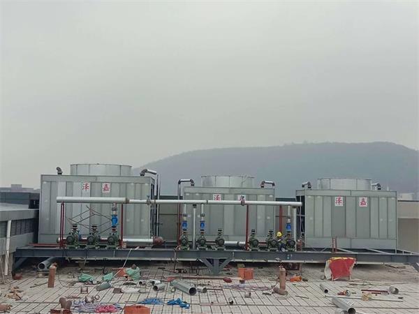 冷卻塔使用一天的耗水量是多少？